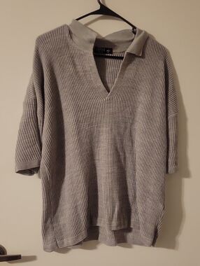 Boohoo Mens Light Gray V-Neck Ribbed Polo-Collar Sweater Tee